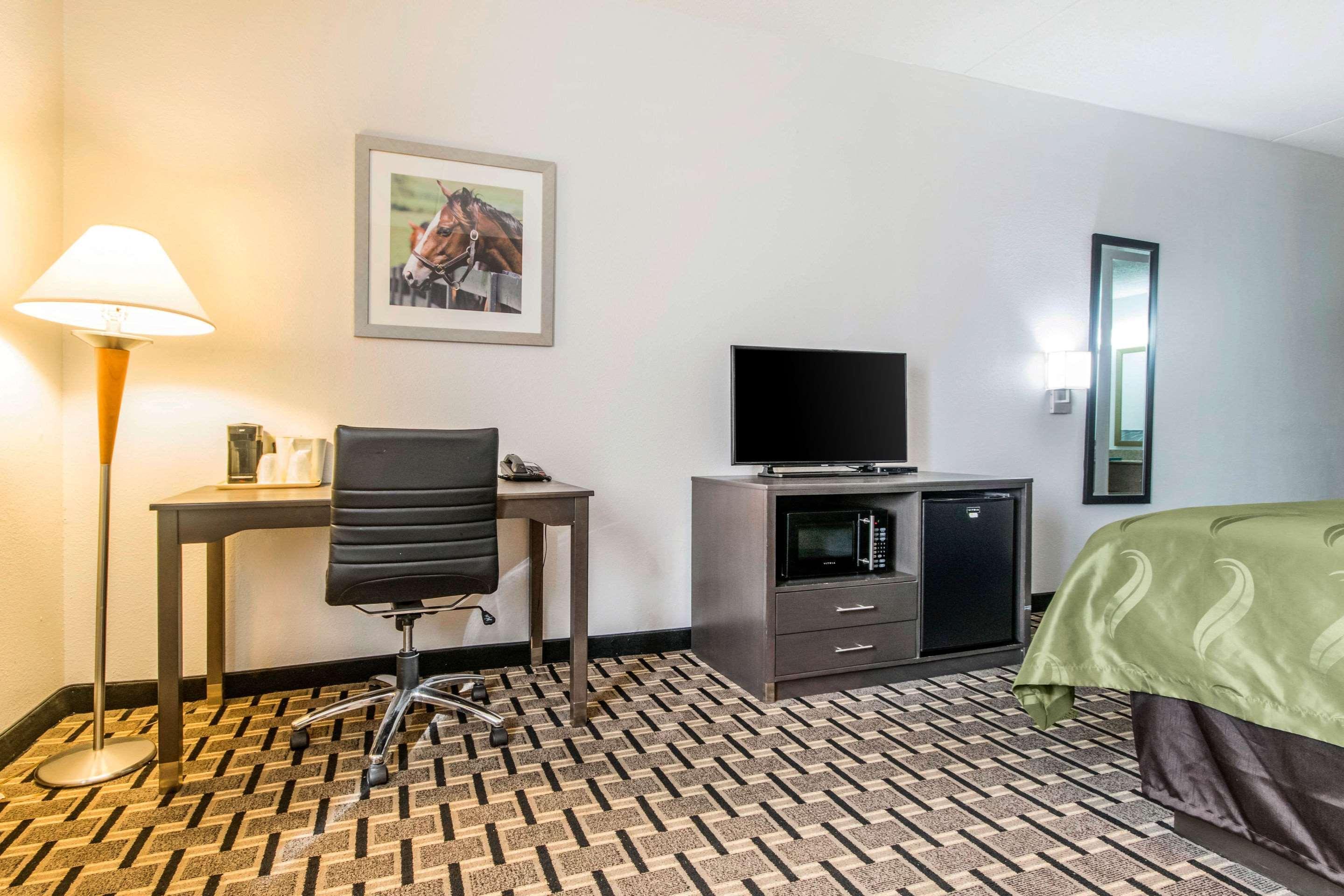 Spark By Hilton Lexington Hamburg Екстериор снимка