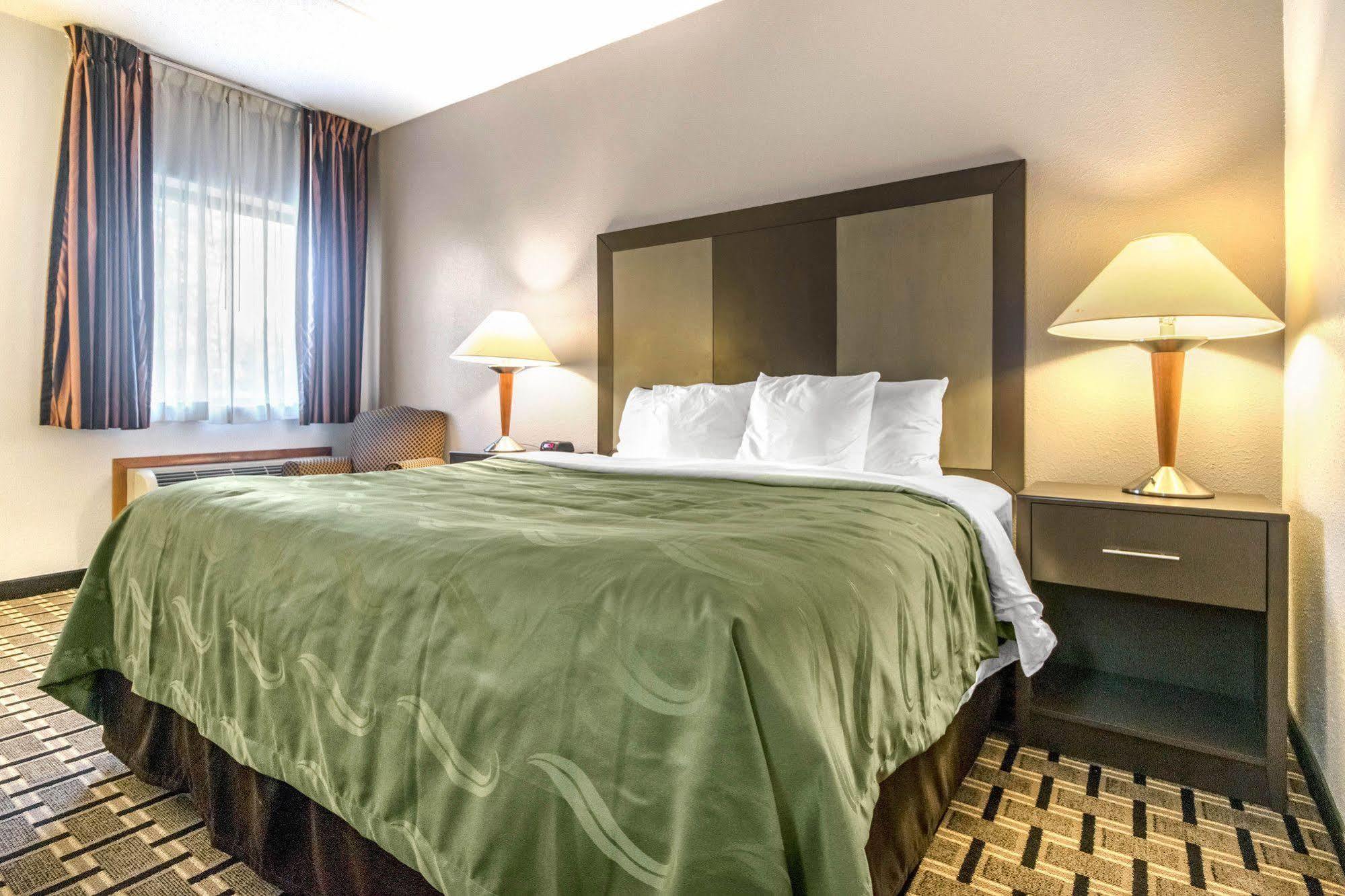 Spark By Hilton Lexington Hamburg Екстериор снимка