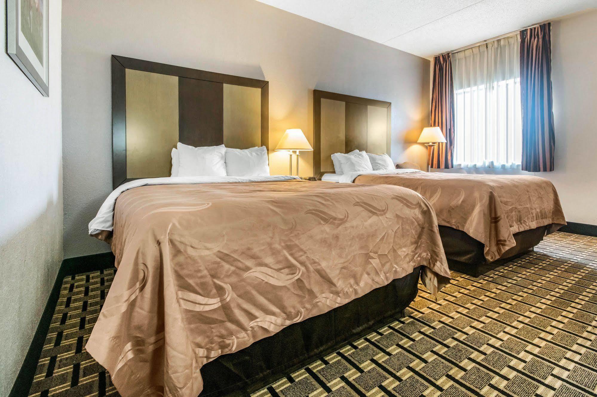 Spark By Hilton Lexington Hamburg Екстериор снимка